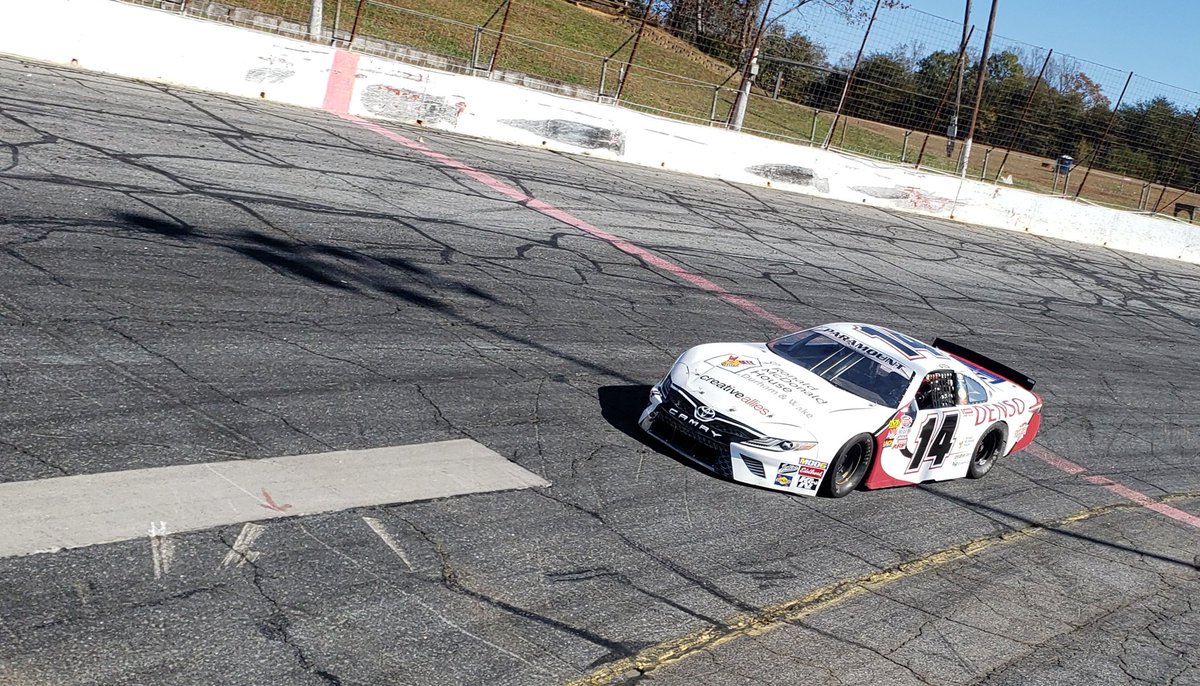 AkinoriOgata's tweet image. I made some laps at the closed season. #NASCARhometrack