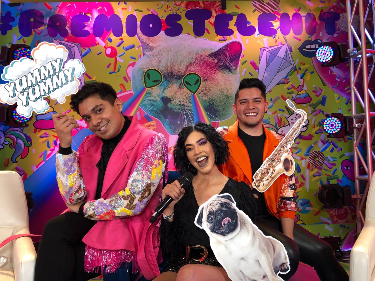 Televisa's tweet photo. ¡No te pierdas el Facebook Live con #GioLopez y #PepeYTeo de #PremiosTelehit! Por @tvtelehit 🤗😱
https://t.co/1Ynaczcox6 https://t.co/jwq4rxsx3c