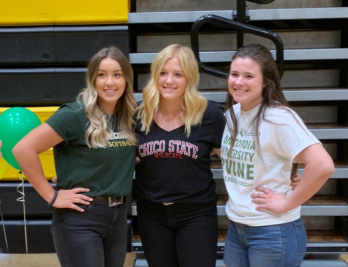 oro_sb's tweet photo. Congrats to....

@cuisoftball :
Michalah Robison &amp; @TeamMadisonU 

@ChicoStateSB :
@KatelynOldwin 

@deloroathletics 
@deloronews 
@SacBee_JoeD 
@cameronsalerno1 
@TheLoomisNews https://t.co/C10JFeTI8g
