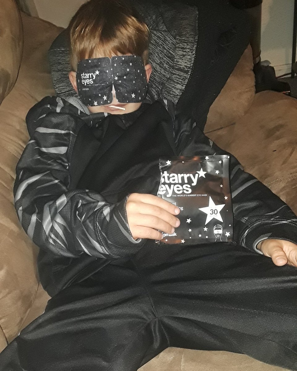WickedlyDivin3's tweet photo. My 6 yr old Zach approved @lovepopmask @boxycharm @yflmartin
Relaxed indulged in #popmask #boxycharm self warming eye mask.
#boxystellar #popmaskstarryeyes #popmaskstellar https://t.co/8XJgAdb6lA