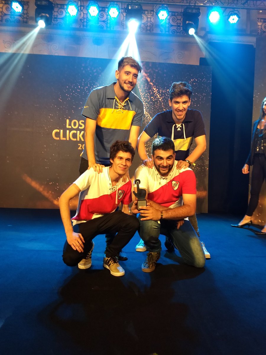 ¡Ellos son los #YouTuberDelAño! <a href="/LosDisplicentes/">Los Displicentes</a> se llevaron el premio de #LosMasClickeados2019 gracias a tu voto. ¡Equipazo!