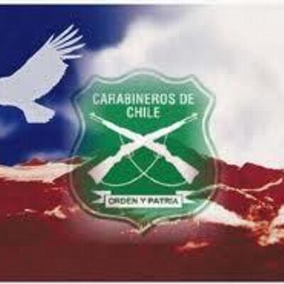 lorezar72's tweet photo. #GraciasCarabineros  somos muchos los que estamos con Uds!! ❤️🇨🇱👮🏻‍♂️👍🏼🙌🏼👏🏼 https://t.co/bnKXBAlzv8