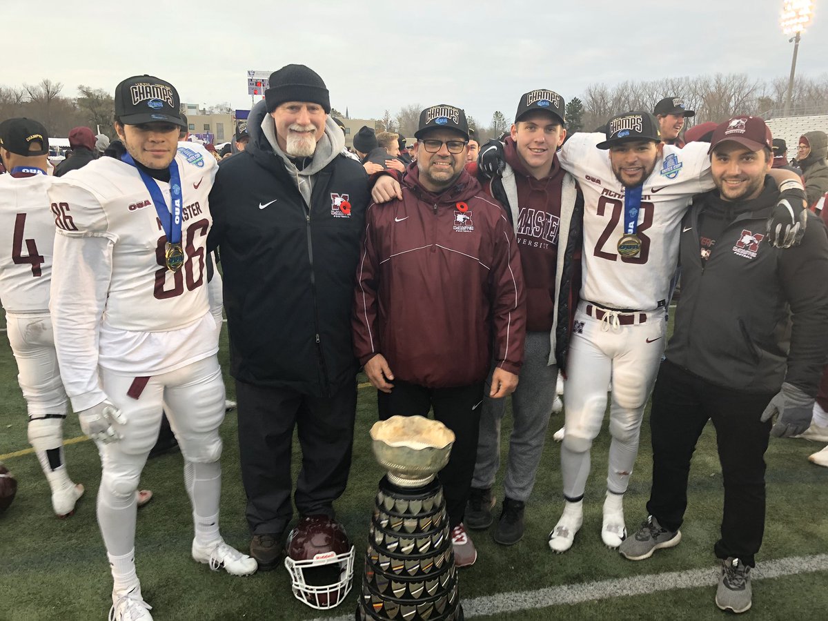 AssumptionHCDSB's tweet image. Mac beats #1 ranked team in CAN. Off to Calgary to play the Dino’s in Mitchell bowl this Sat in hopes of another return to the Vanier cup. Assumption proudly repped by Noah Griffiths, coaches Riley and Yurgan, Jacob Mason, Jordan Lyons , Jack Miller. #gobluego #crusadersforlife