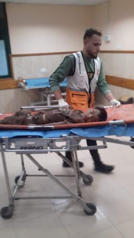 WeAreNotNumbers's tweet photo. BREAKING | Six Palestinians were killed, including one child and two women, while ten others were injured as Israeli warplanes hit a house in Deir AlBalah City, in the middle of the #Gaza Strip.
Local news reported there could be more people under the ground. https://t.co/FQg1uSB0mi