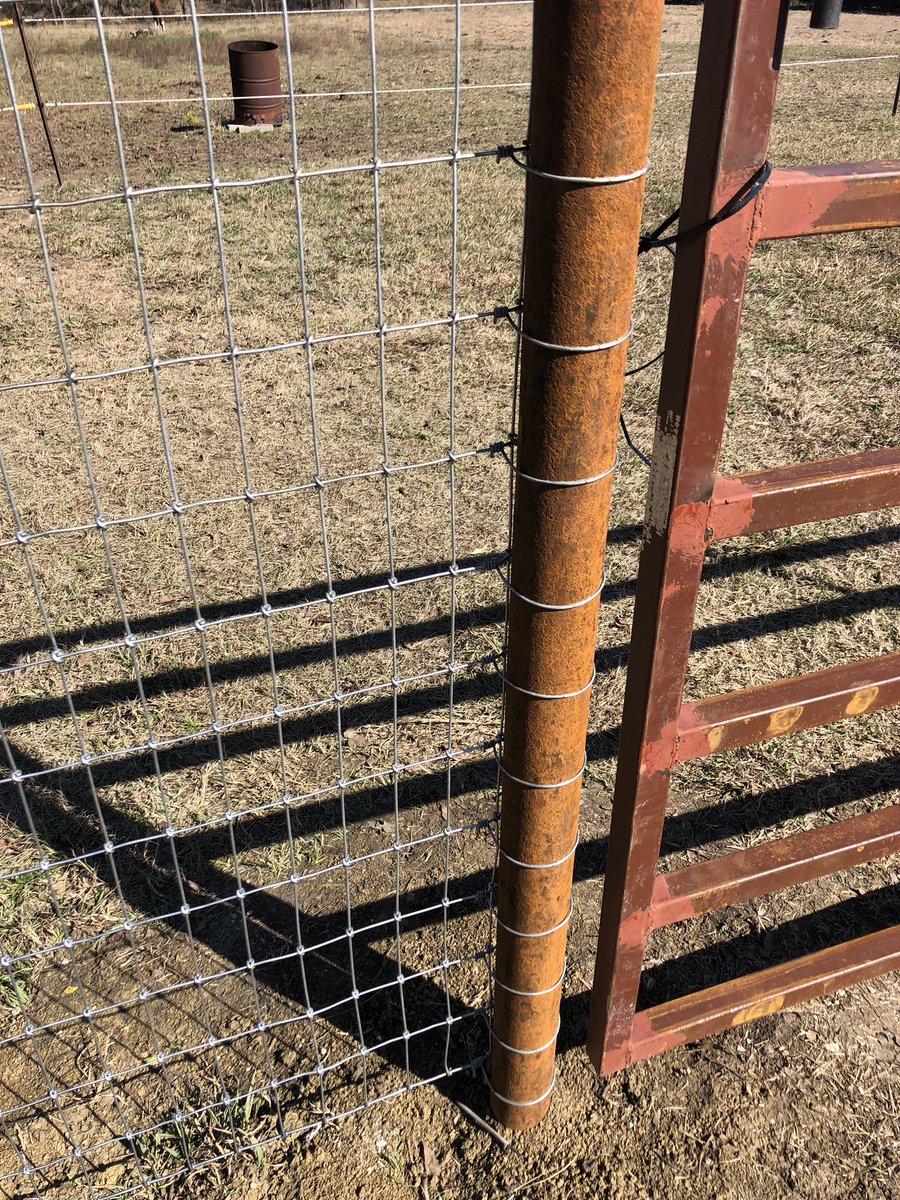 kaufmanfencepro's tweet photo. Pipe fence done right by the top rated ag fence company around! #kaufman #fence #toprated https://t.co/l2NLog45Vw