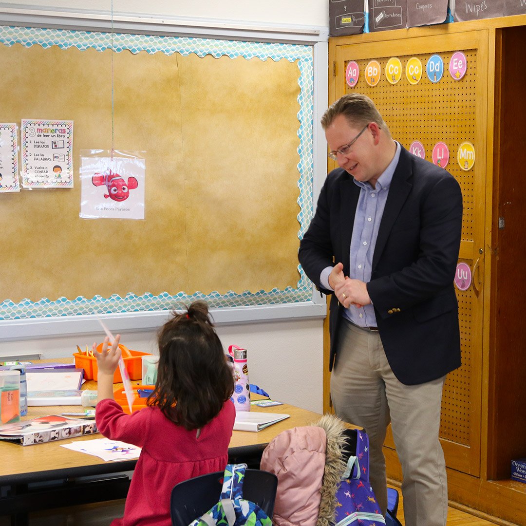 spokaneschools's tweet photo. Today, the Spanish Immersion program at the #LibbyCenter welcomed @chrisreykdal from @waOSPI to see the amazing work the staff is doing. He also offered teachers support as they continue to grow and identify ways to support all learners. 

¡Bienvenido, Superintendent Reykdal! https://t.co/DlSKVftz2i