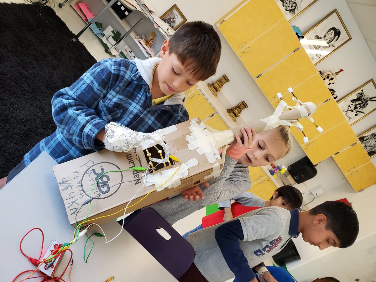 Lori Luster tweet media