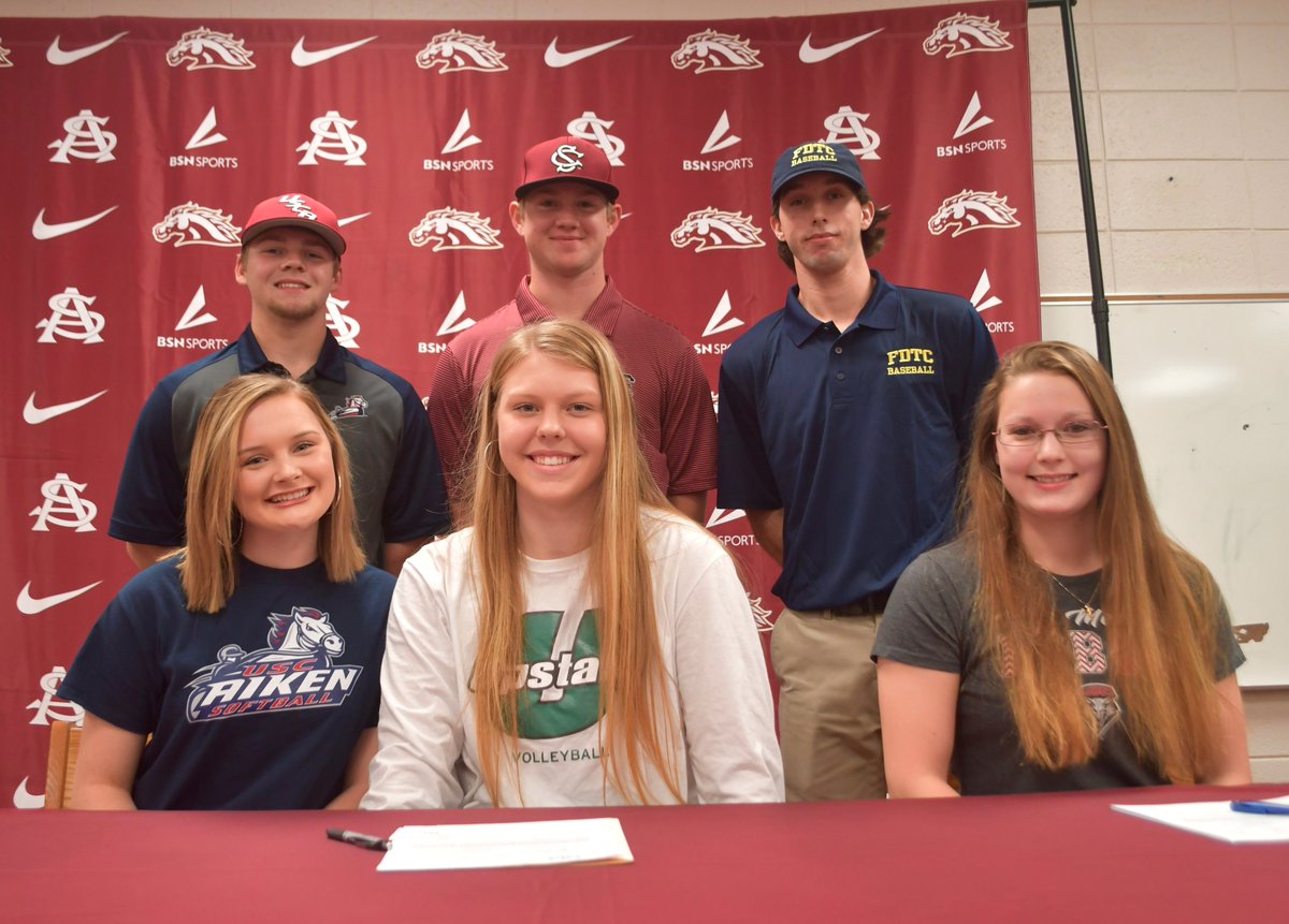 ItsKyleDawson's tweet photo. Congrats to these six South Aiken signees: Taylor Butts (USC Aiken softball), Emily Crenshaw (USC Upstate volleyball), Jordan Foster (New Mexico swimming), AJ Deibel (USC Aiken baseball), Sam Swygert (South Carolina baseball) and Grant Stanford (Florence-Darlington Tech baseball) https://t.co/wIOQPncrZ3