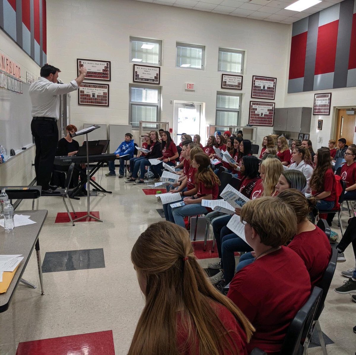 Some of our JCC members had and awesome weekend at the OMEA District 12 Honors Choir! It was such an amazing event! Thanks to everyone who ran it and supported the event.