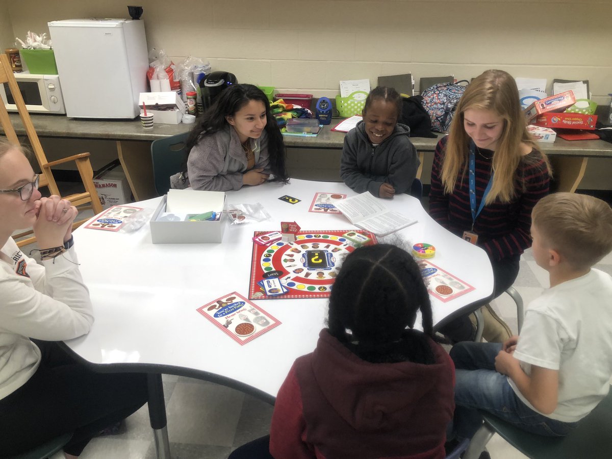 gdileggeBCPS's tweet photo. Another afternoon with our @ETHSTAM mentors! Social skills games for the win! @VincentFarmBCPS https://t.co/WV1DEyIsLr
