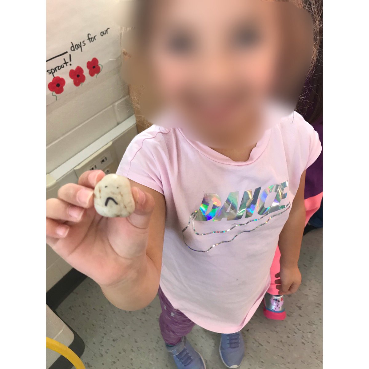 KindredKulture's tweet photo. Building classroom community and teaching mindfulness โค๏ธ๐งก๐๐๐๐ #ishi #ishitherock @StFrancisLondon @LDCSB https://t.co/yRvFssA7X8