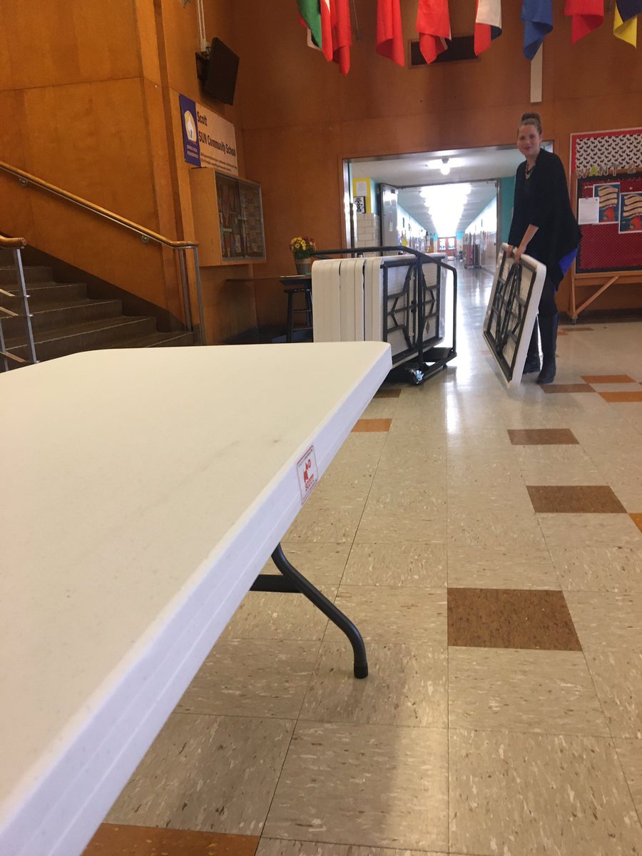 twigas5's tweet photo. Gracias @SomosScott PTA por las mesas!  Thank you PTA For the tables! @megmccarter https://t.co/REwmbFkJai
