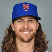 WTairu's tweet photo. Tanta paja que hablaron cuando se cortó el cabello, que si le pasaría como a Timmy y se quemaría y tal y miren, allí está con 2 #Cy consecutivos en su carrera #CydeGrom 

@Mets @JdeGrom19 https://t.co/t1UjkAU5YW