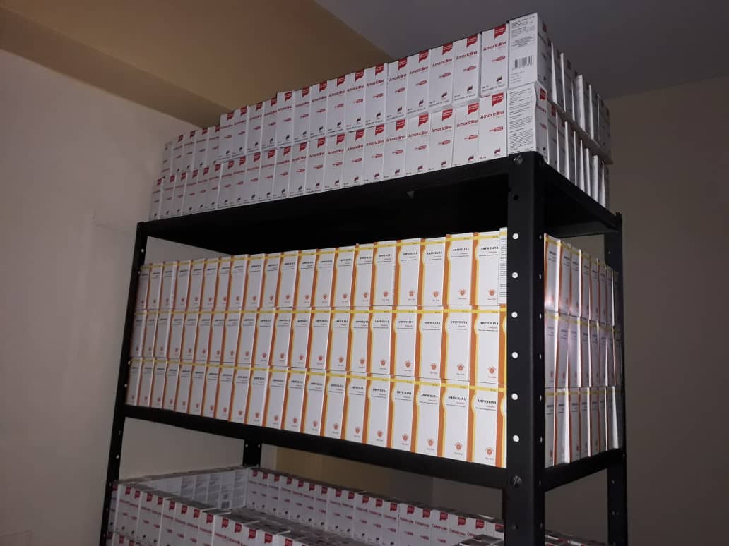 Con alegría, amor y compromiso inauguramos en las instalaciones de la Alcaldía Indígena Bolivariana Guajira junto a la Autoridad Única de Salud, doctora Omaira Prieto, la Farmacia Comunitaria ASIC Sinamaica para brindarle al pueblo atención directa y gratuita #EvoEsElPresidente