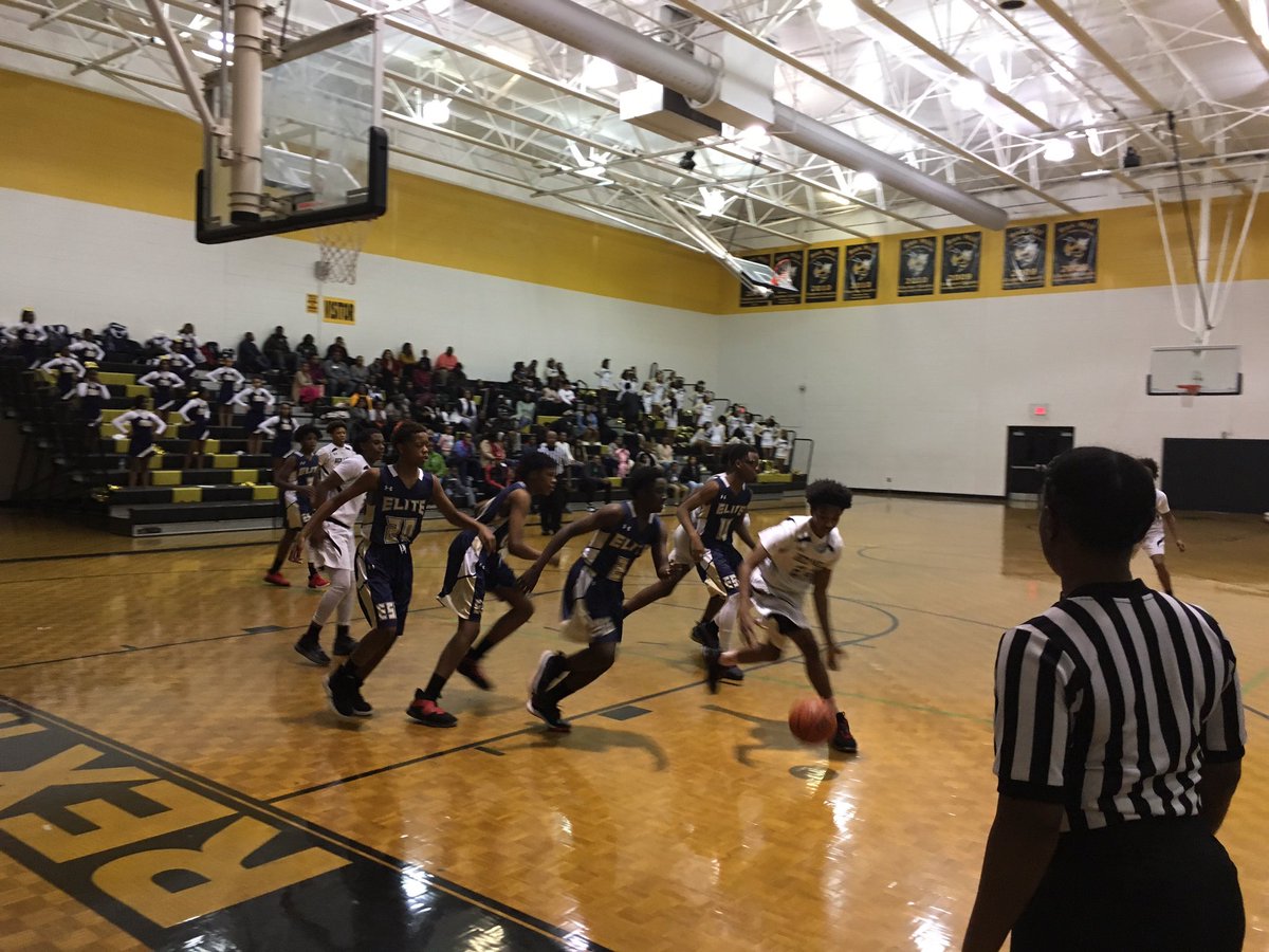 AP70010's tweet photo. Yellow Jacket wins for both boys and girls over Elite Scholars. Great start to the season! #rexmillstem https://t.co/KwUvftWwgC