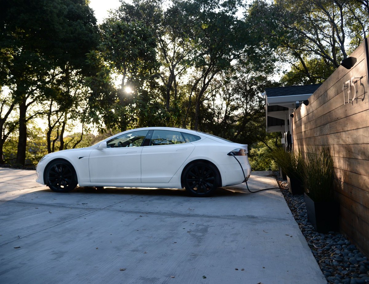 KamboElectric's tweet photo. Is your workplace or residential building ready for EV Charger infrastructure for BC's massive increase in EV sales? We can help you! Call us today (778) 819-0484 📞🔌
.
.
.
#ev #evcharger #evchargingstation #electricvehicle #gogreen #goclean #bc #britishcolumbia #vacouver https://t.co/39PpUTGHxn