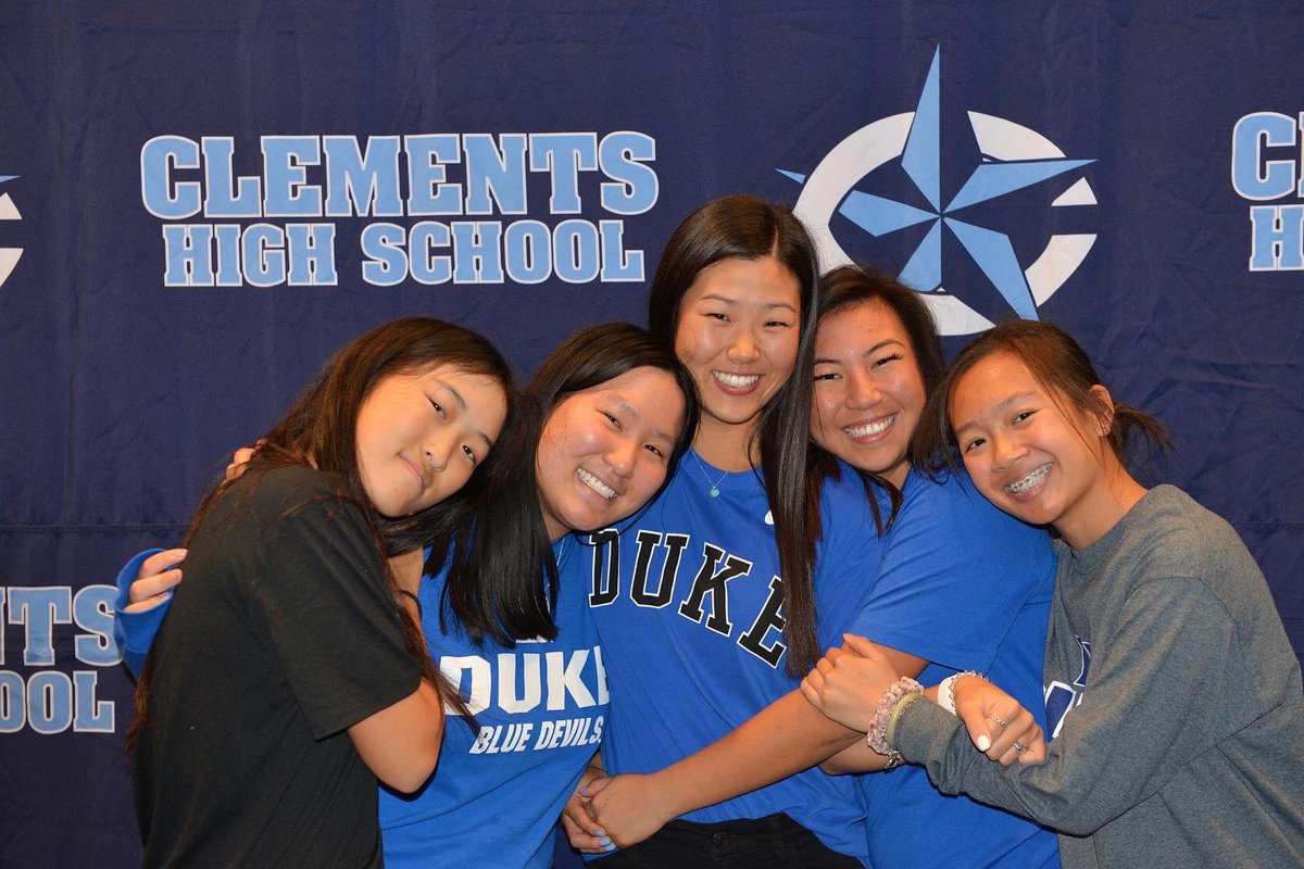 annechen_1's tweet image. Officially a Duke Blue Devil! Thank you to my family, friends, CHS &amp;amp; coaches!! So excited to join @DukeWGOLF next fall! 😈💙 #GoDuke