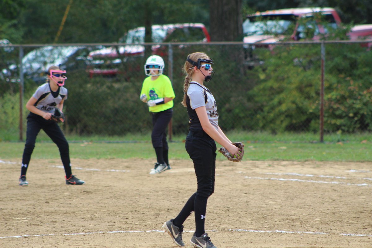 UncleAndy22's tweet photo. Out of town tonight and hear my daughter hit another high on her fastball at pitching practice! Kid is putting in the work and is always so pumped when she breaks her previous best. Bummer I missed it tonight. #OneDayBetter #46MPH #RoadTo50 https://t.co/vfu5VaopuD