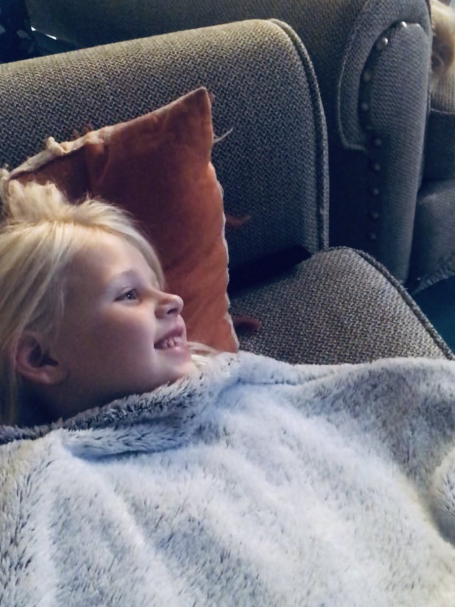 BCouger's tweet photo. Parker got to stay up a little later tonight to watch @blakeshelton on the #CMAawards. The girl loves her some Blake. #GodsCountry https://t.co/K174iQ4Wzq