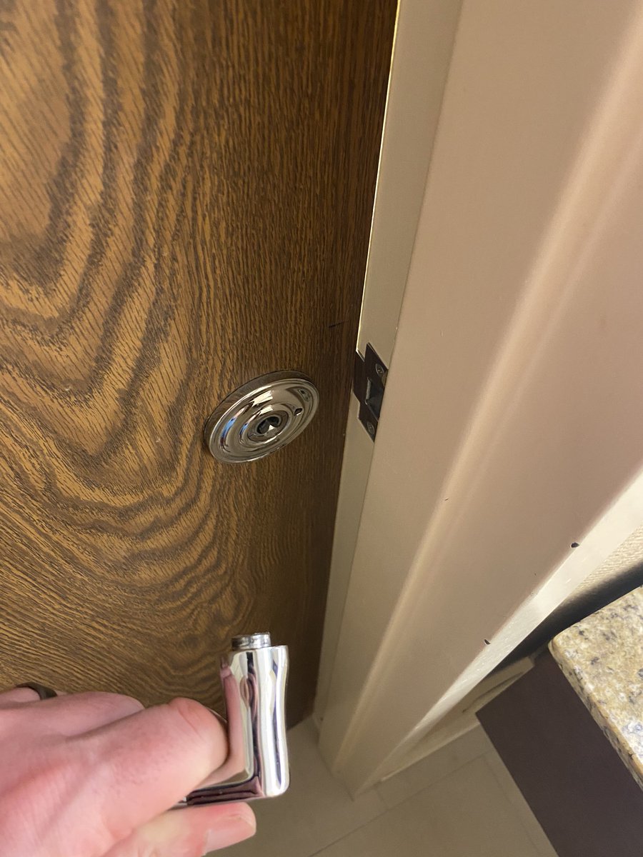 PaskertLuke's tweet photo. Interesting how @HiltonHotels asks for my opinion of the room multiple times over text but when I send feedback nothing is done. https://t.co/fFMEHiQCeX