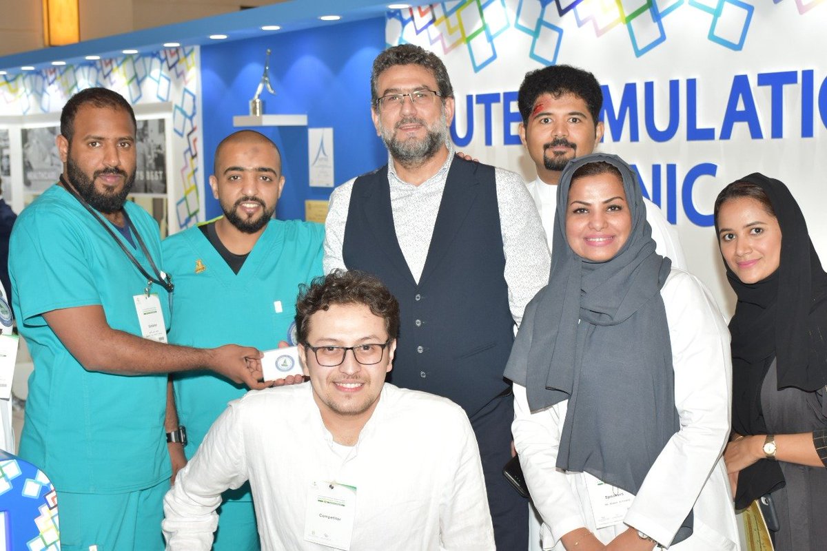 CSSCKau's tweet photo. فريق @CSSCKau المشارك في المعرض المصاحب ل #مؤتمر_المحاكاة_2019  #SHSC2019 بإشراف الدكتورة منال حلواني @drmnal وقد تشرف المعرض بزيارة نخبة من الخبراء و المهتمين بالمحاكاة الصحية 
@akalhazmi @mazenfaden Dr. majed_jubali https://t.co/cL4JNcqfwL
