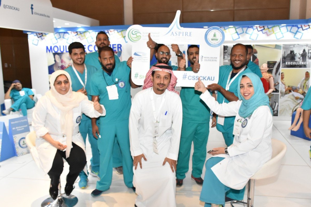 CSSCKau's tweet photo. فريق @CSSCKau المشارك في المعرض المصاحب ل #مؤتمر_المحاكاة_2019  #SHSC2019 بإشراف الدكتورة منال حلواني @drmnal وقد تشرف المعرض بزيارة نخبة من الخبراء و المهتمين بالمحاكاة الصحية 
@akalhazmi @mazenfaden Dr. majed_jubali https://t.co/cL4JNcqfwL