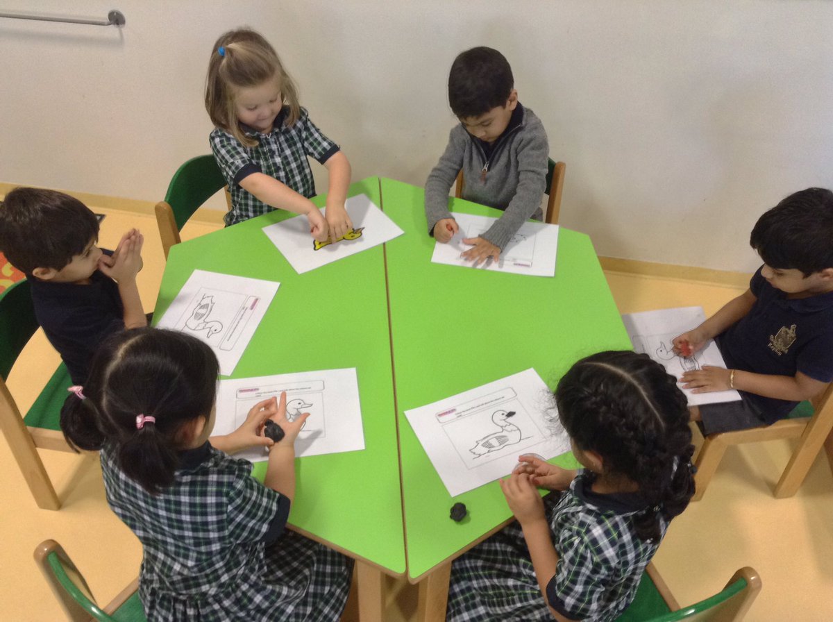 ReptonADArabic's tweet photo. FS1 #Giraffes have been busy this week learning Arabic vocabulary!!
#ReptonADarabic https://t.co/7u5lic5bbb