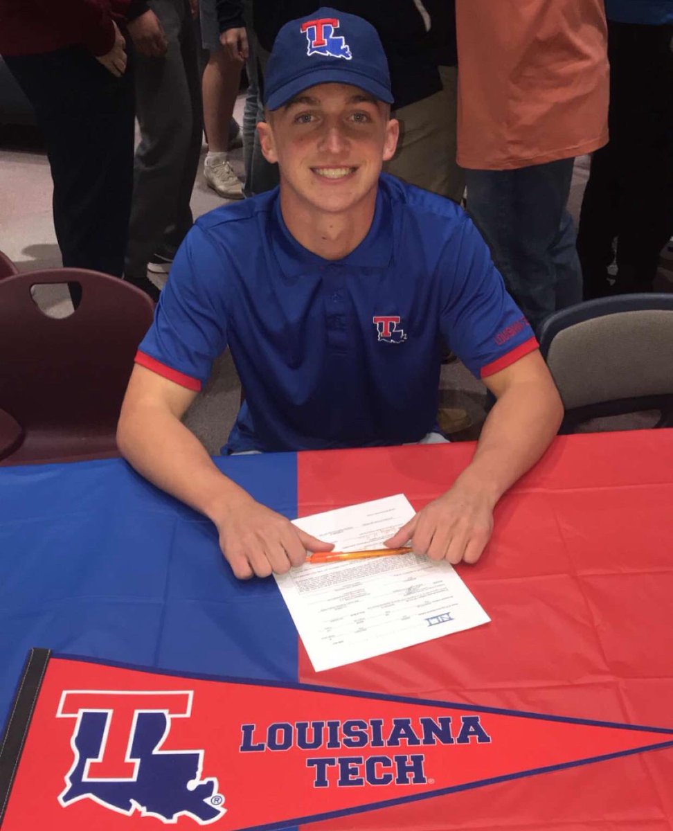 zgreen25's tweet photo. Signing Day...✍🏼🐶🐶 #EverLoyalBe @LATechBSB https://t.co/uzXtEiJkz8