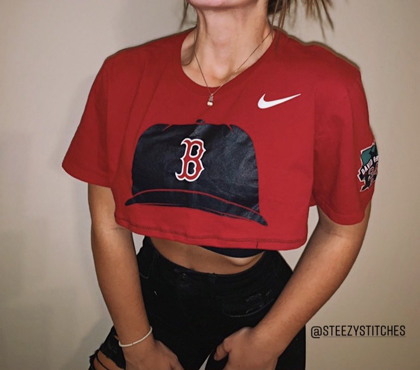 SteezyStitches's tweet photo. Retweet if you would rock this Boston Red Sox crop ⚾️💋🤘 #Boston https://t.co/EAuPXUaqtA