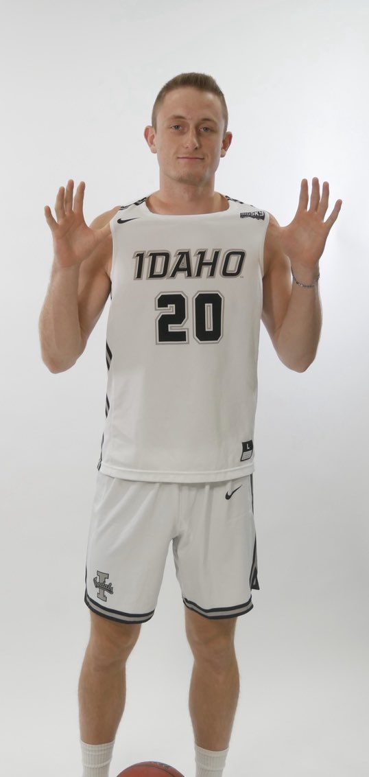 I am excited to announce my commitment to The University of Idaho! I will be signing Monday at 3:00pm in the Highschool gym. I want to thank everybody who has helped me along the way and I could not be more excited! A special thanks goes to Coach Claus and his staff! #GoVandals