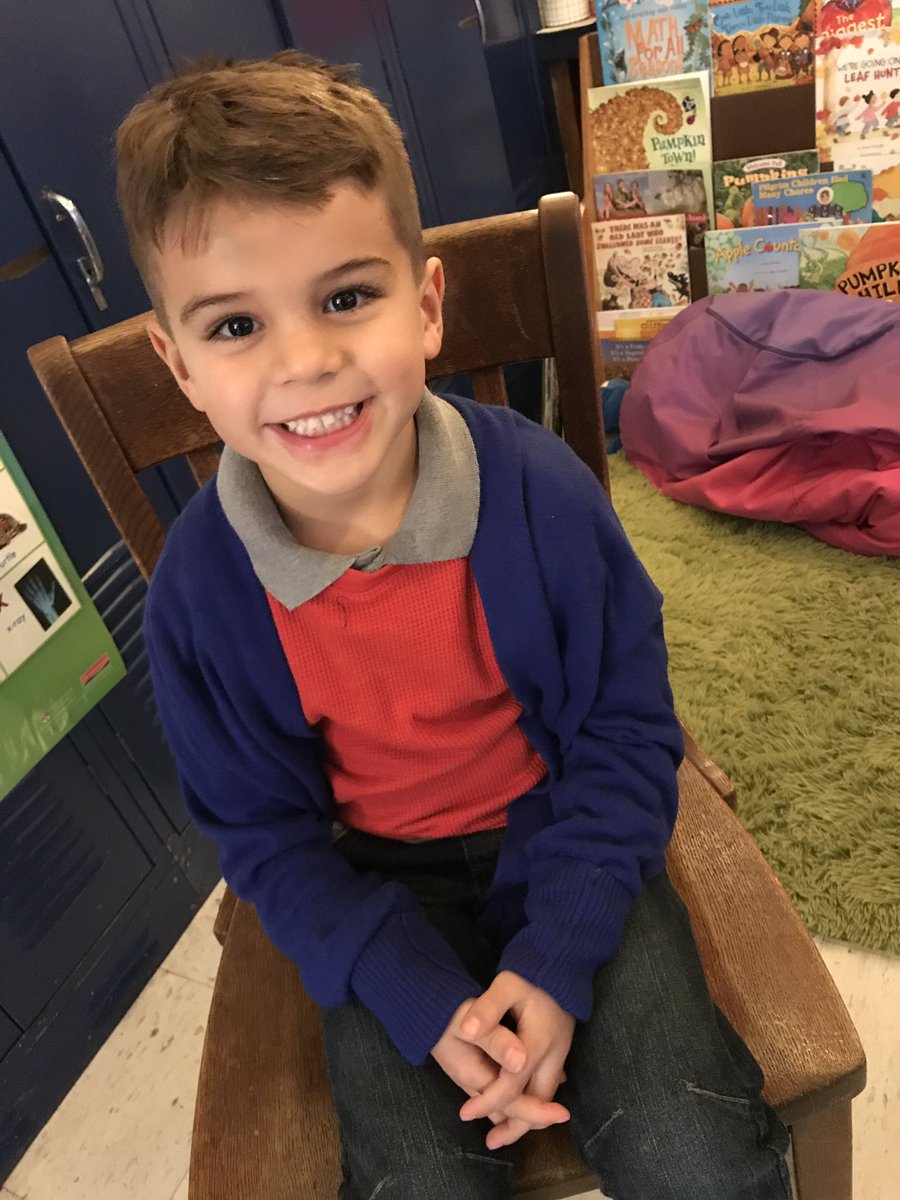 ljurkash's tweet photo. Is there anything cuter than Kinder kids in cardigans?! We celebrated #WorldKindnessDay in fashion today! ☺️ #kdrocks @hachienorthside #BeKind https://t.co/0SIEWBVI9n