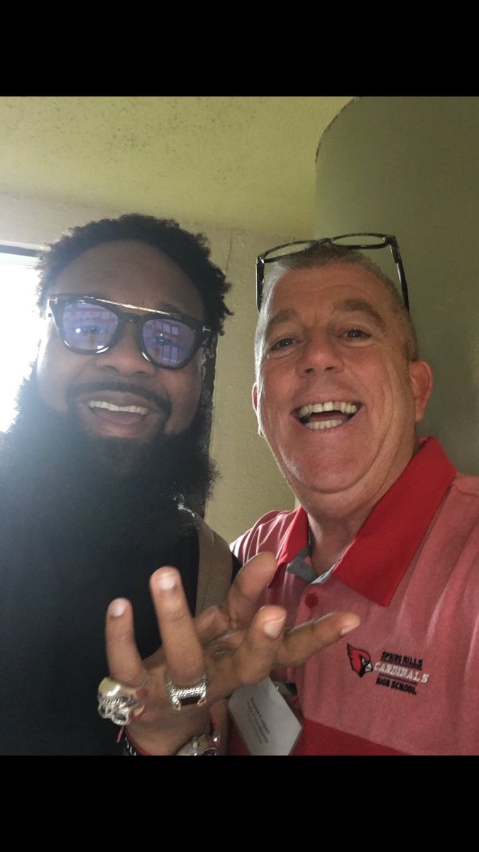 Watching the CMA’s almost ready to change the channel when my man Blanco shows up!!