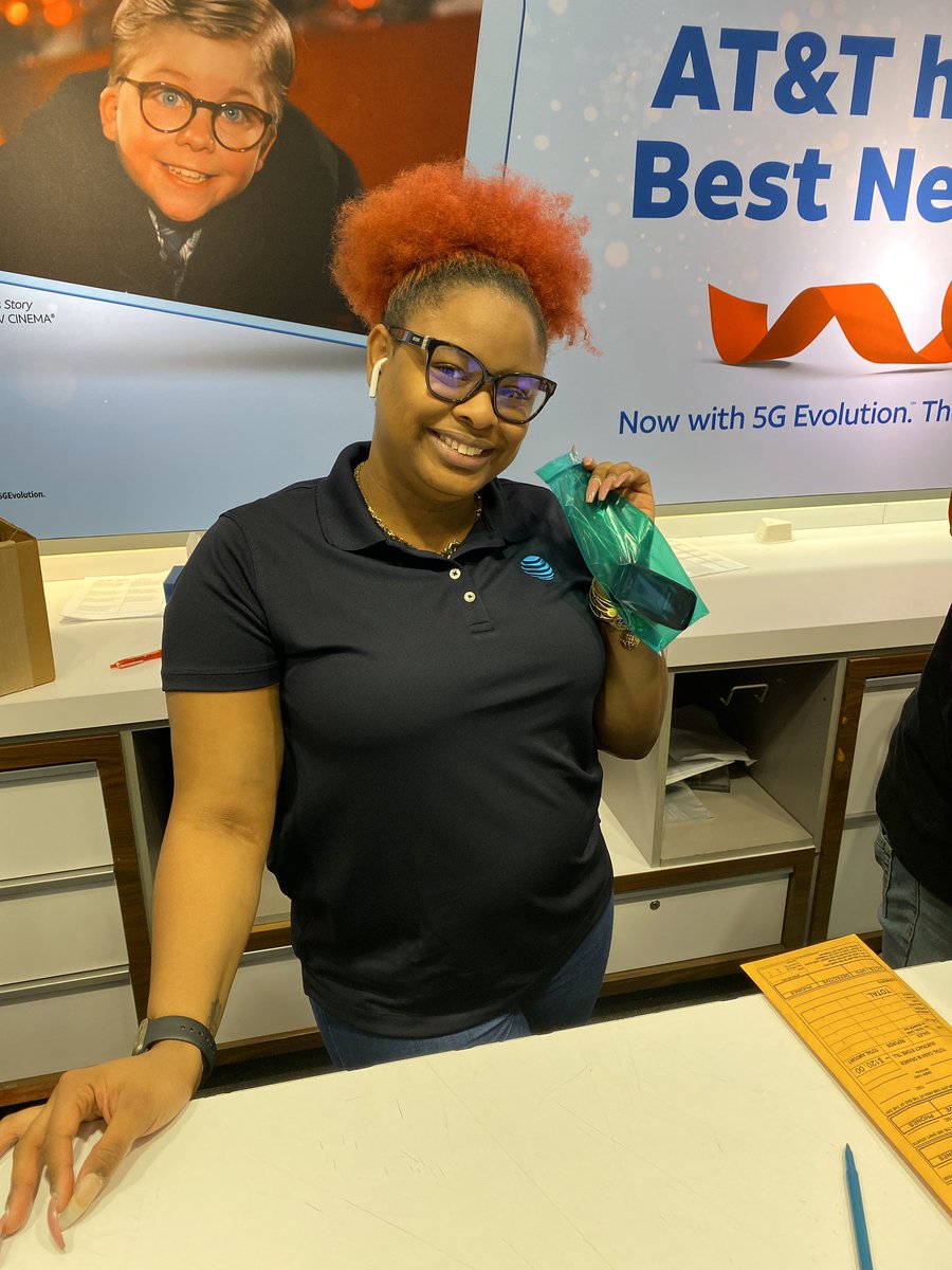 Old Phones Matter Too!!! <a href="/TonyGPortables/">TONY GOMEZ At&t Portables</a> @attportablesel1 @ATTPortablesEVD <a href="/Lasette1230/">Lasette</a> <a href="/JakeAraghi/">Jake Araghi</a>