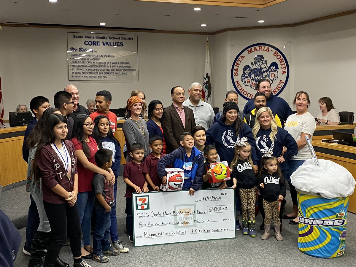 Local 7-11 franchise owners have awarded SMBSD PE teachers a grant for $4,266 for PE equipment to support our students. #SMBSDFAMILY #familiaSMBSD
