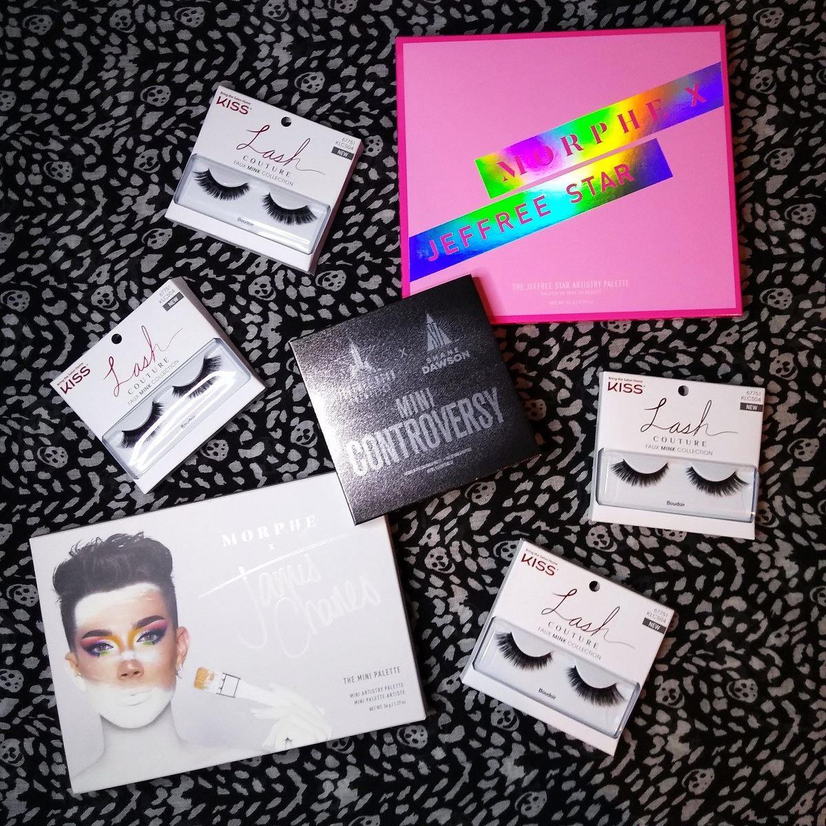Just for fun, a Controversy #Giveaway. One lucky winner will win 1 #MiniControversy, 1 #JeffreeXMorphe, 1 mini #JamesCharles, and 4 pair of kiss lashes in style boudoir.

To enter: ​
Like & RT ​
Follow @BlendBeast
Tag 2 friends in comments
Ends: 11/29

Extra entry IG: @BlendBeast