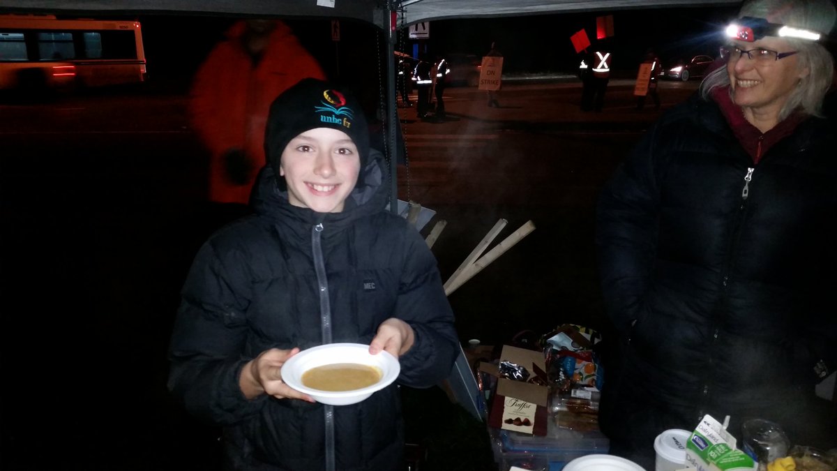 brianmenounos's tweet photo. Love is having your partner and youngest son serve soup on the line for @UNBCFA 😍😍😍 we are a strong community and we will #takebackunbc #UNBCFASTRONG https://t.co/bl9vsmwkXg