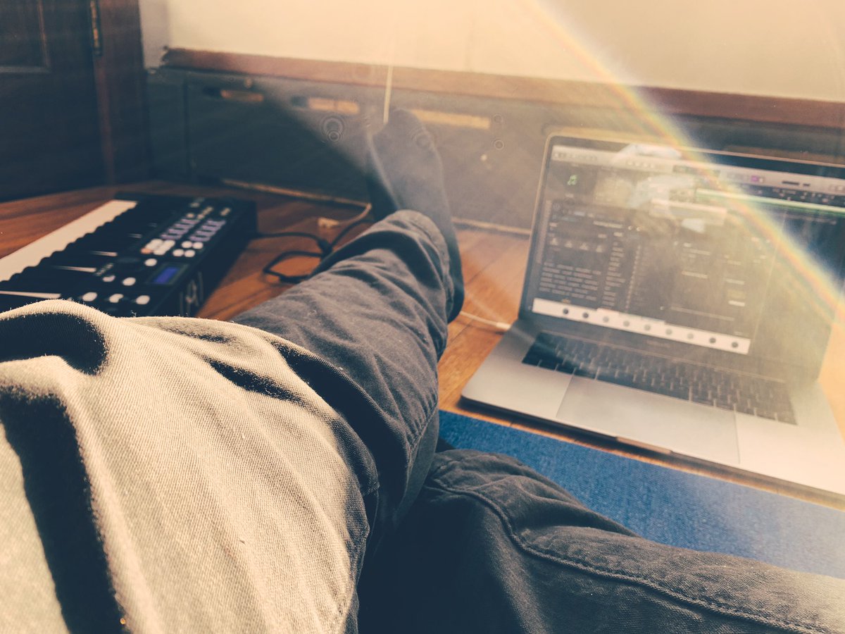 TROVAOfficial's tweet photo. I’ve been writing a lot lately. Feels like the shift in weather is inspiring me
.
.
#controller #microlab #minilabmk2 #keylab #keylabessential #keylabmkii #keylabmk2 #keylab88 #keylab88mkii #keylab88mk2 #midicontrollers #ambient #scoremusic #composition #ambientmusiic #arturia https://t.co/D6H9UtgX5b