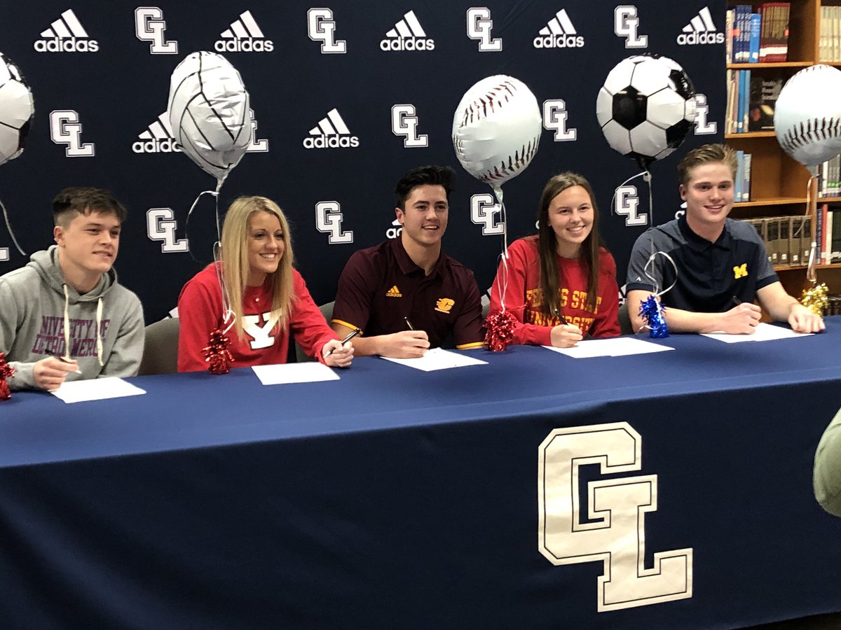 kim_wisser's tweet image. ⚽️So proud of this future FSU Bulldog &amp;amp; her friends! Congratulations 📝⚽️
@rosiewisser #glcs