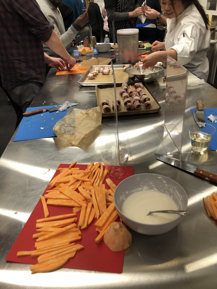 annamarieDC's tweet photo. Feeling so prepared for the holidays thanks to the @CollectiveApts Cooking Demo on Thanksgiving appetizers! 🦃🍷 https://t.co/9qDEPCcDgz
