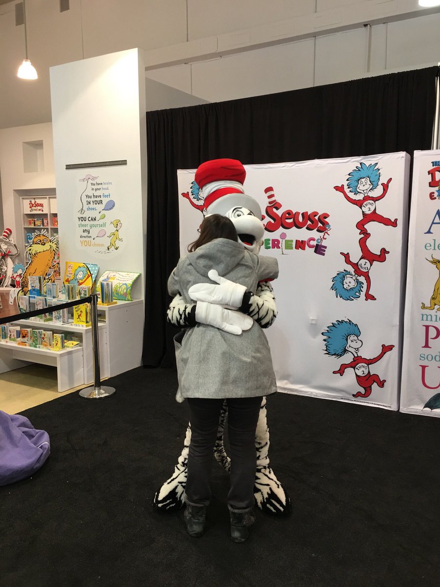 CommonsHofam's tweet photo. New friends made at the Dr.Seuss Experience! https://t.co/SO970nj5Sb