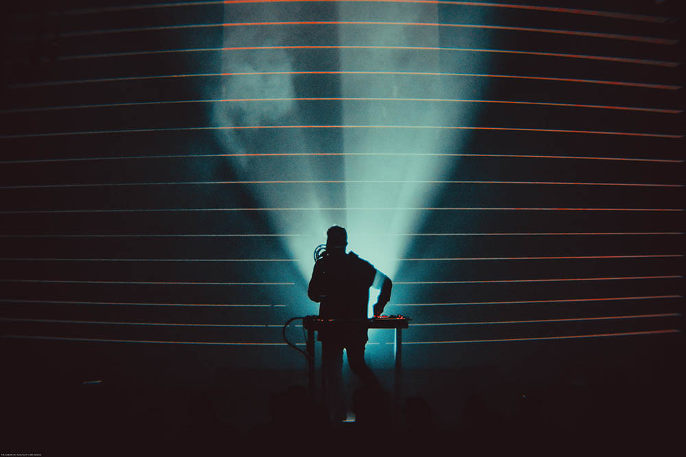 . <a href="/telefontelaviv/">Joshua Eustis</a> en el Hollywood Forever Cemetery, una versión más joven de ti mismo #WARPGigs

El proyecto tiene 20 años y uno de sus mayores obstáculos de es tratar de continuar sin el fallecido líder de la banda, Charles Cooper.

bit.ly/2qTdG7i