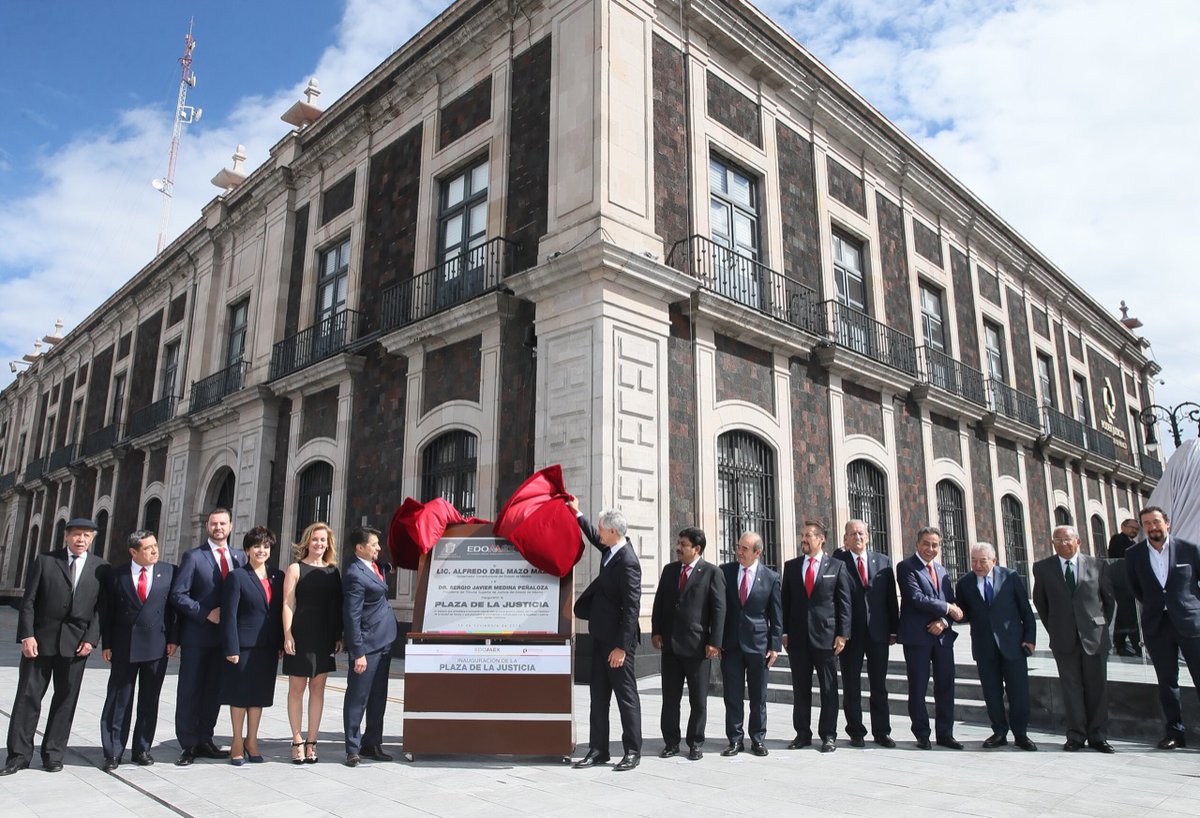 Como Pdte de la mesa Dir. LX Legislatura,asistí al 5° informe de desarrollo estratégico del magistrado Dr. Sergio Medina Peñaloza, Pdte Tribunal de Justicia y del Consejo de la Judicatura del #Edoméx, evento en el que destacó la importancia del compañerismo para lograr resultados