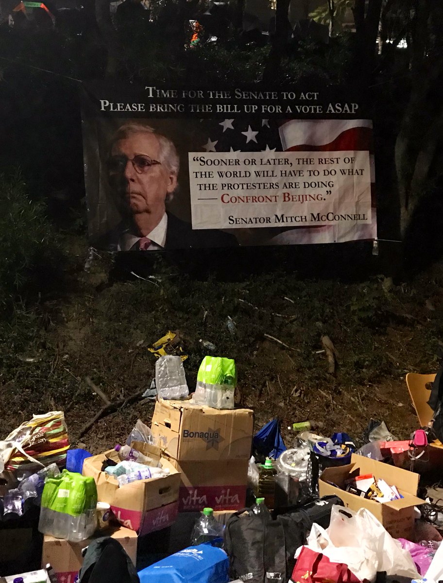 hoccgoomusic's tweet photo. Saw this banner behind the supplies station at the No.2 bridge in CUHK. An emergency call for help from the university students.

Hong Kong is under siege. Time for the senate to act now. @senatemajldr , please bring the vote with no further delay.

#SOSHK 
#CUHK https://t.co/QVdHK1rOQV
