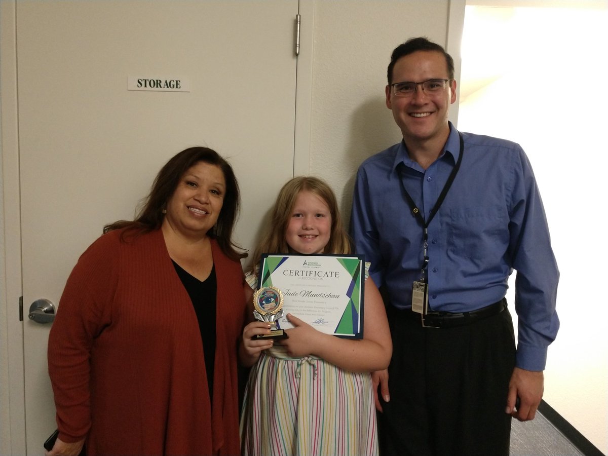 MrsMundschau's tweet photo. So proud of Jade she won the Intermediate Visual Arts Division for @AnaheimElem and will go on to compete at 4th district PTSA Reflections contest. @JuarezScholars @CaffreyTeacher https://t.co/4bGfzqZJlc