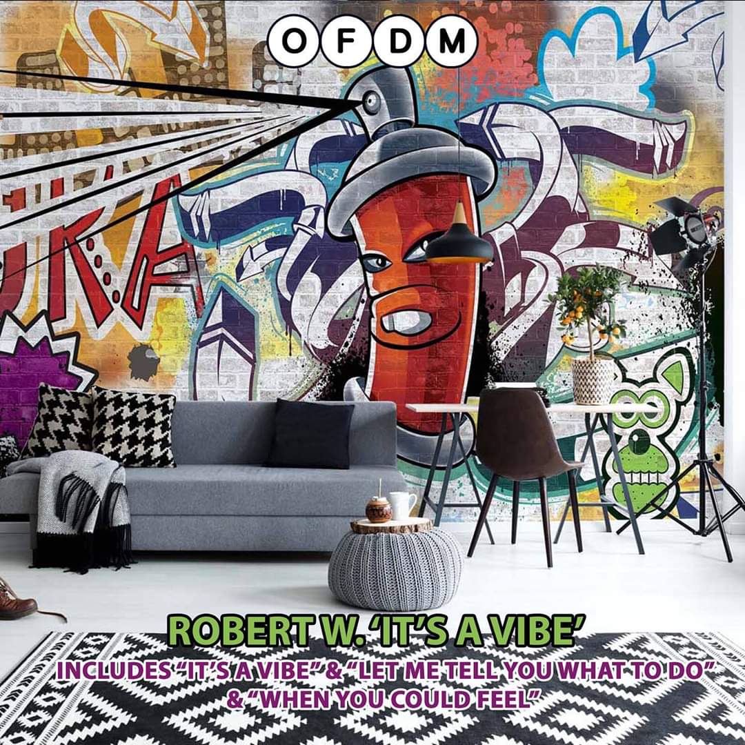CouchLandMusic's tweet image. @DJRobertW's fire new 3 track EP  titled 'It's A Vibe' on @OFDMRecords becomes available for pre-order friday,
Nov 20th. 

 #RobertW #DJRobertWilson #OFDMRecords #OFDM #OpenFormatDanceMusic #TechHouse #BootyTech #InflyteApp #Beatport #house #housemusic #househead #NewRelease