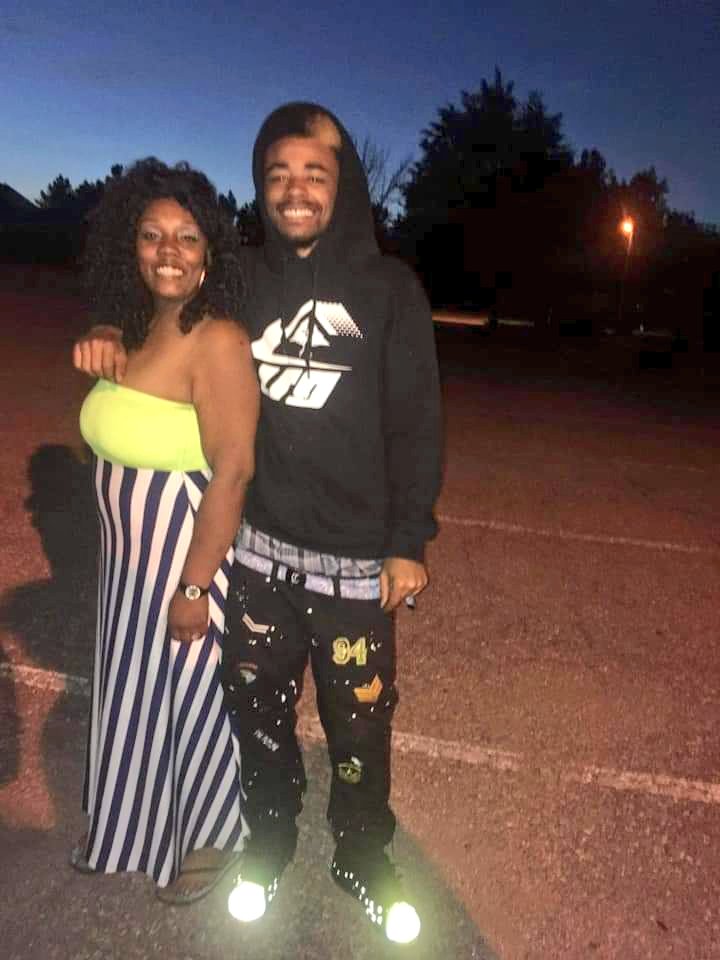 livininamerikka's tweet image. #LLDB #JUSTICEFORDEVON #SAYHISNAME #FUCKTHEPOLICE
These photos were shared by De&apos;von Bailey&apos;s mother (2nd photo). I could NEVER understand her pain but I want to help somehow. We don&apos;t have a strong Black unit(y) here in the city of Colorado Springs. Please help this #goviral