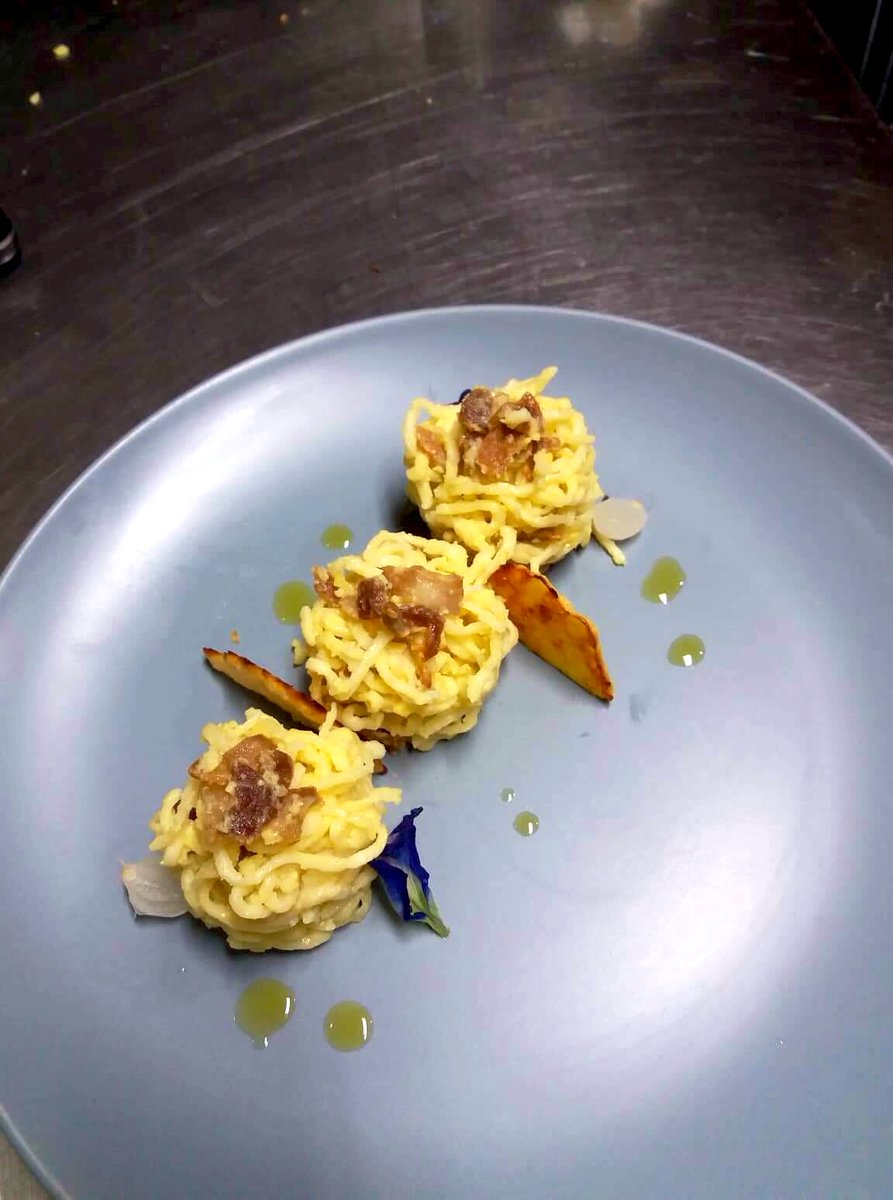 culinarybacolod's tweet photo. Advanced Cookery Batch Batch X

✅ Classic Carbonara
✅ Ravioli w spinach, ground beef &amp; cream cheese filling

#Carbonara
#Ravioli
....
#bacarocks
#BacolodAcademyForCulinaryArts
#culinaryschool
#studentplate
#culinaryarts https://t.co/aVxCVm169p
