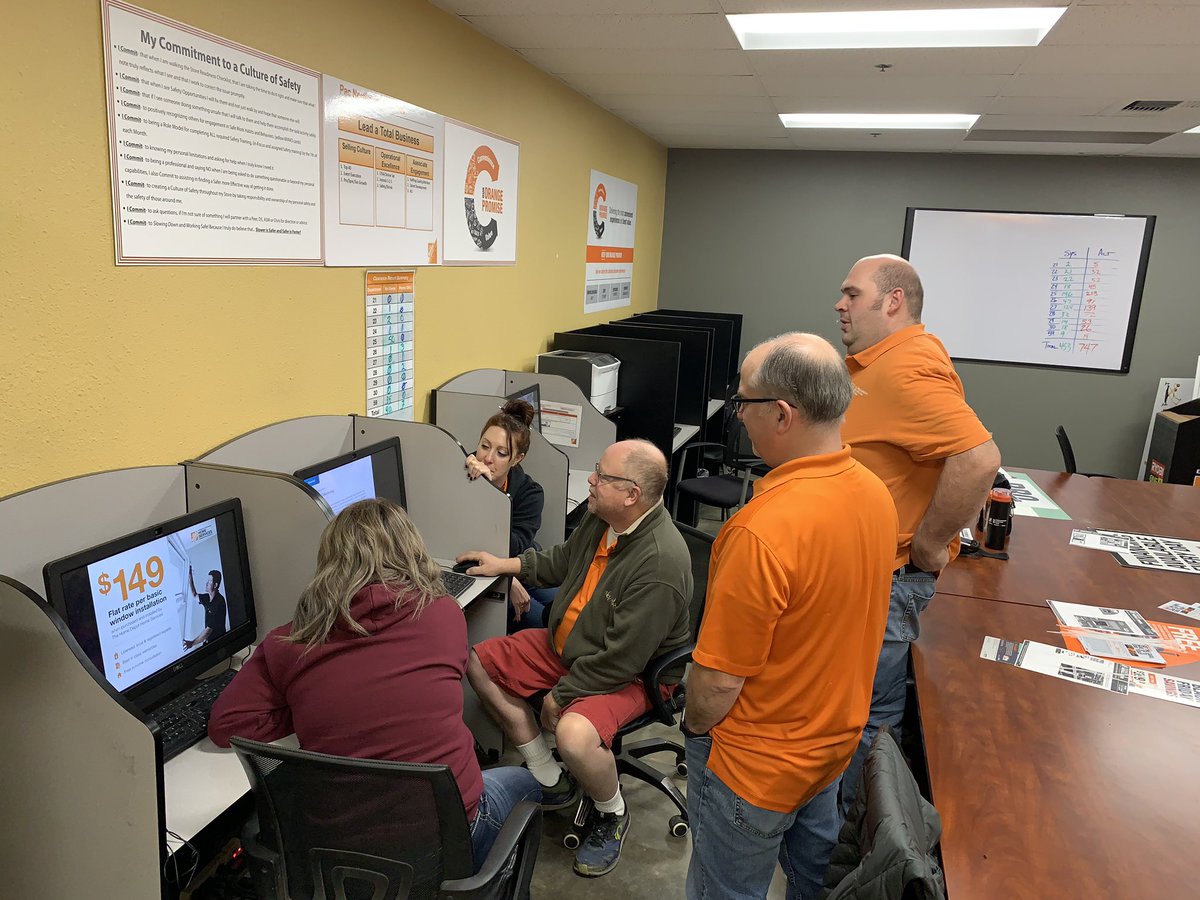 caitlin_keon's tweet image. Safety connections with Night MET! Having an entertaining time unscrambling the holiday safety questions! #metvalues #onedayatatime #safetyispersonal @D198T @JoelMBrownIdaho @RussellABlackb1 @WerneckeNickie @MikeCaplinger1 @Stuhr2001