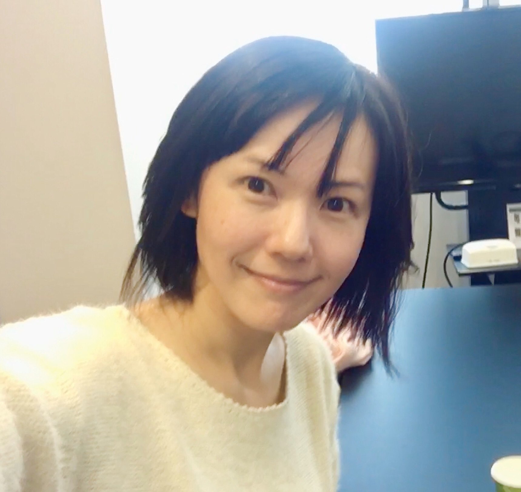 Twitter 上的 六車 奈々 どすっぴんでミーティング 今日はファンデもポイントメイクも一切しない 正真正銘のどすっぴんでないといけないミーティング 若い時より 45歳の今の方がすっぴんに自信あり 体の中からキレイになりましょ 六車奈々の食べる美人塾