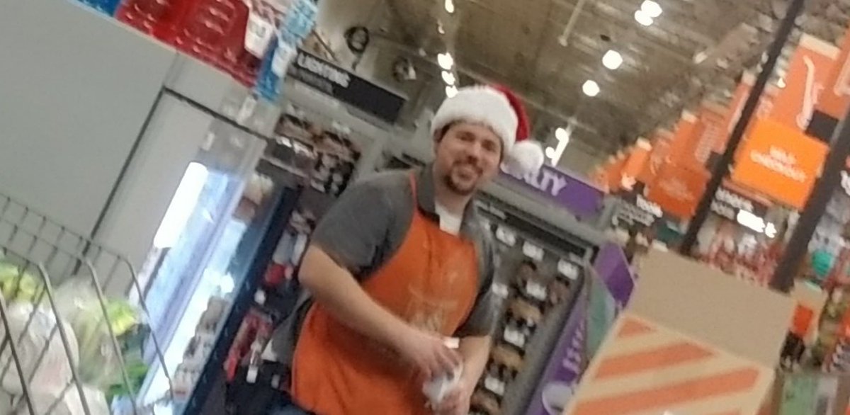 One of santas elves are out and about stocking up the battery center! <a href="/GuarinoSarah/">Utica United 2708</a> @ashley2708HD <a href="/Barrington2708/">Christopher Lucas Barrington</a> <a href="/tennvols34/">SHANNON GOODELL</a>